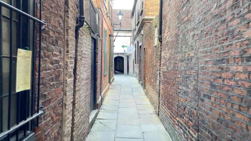 Photo of a Snickelway leading to The Barley Hall